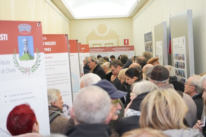 I campi di concentramento fascisti in Abruzzo: un altro momento dell'inaugurazione della mostra