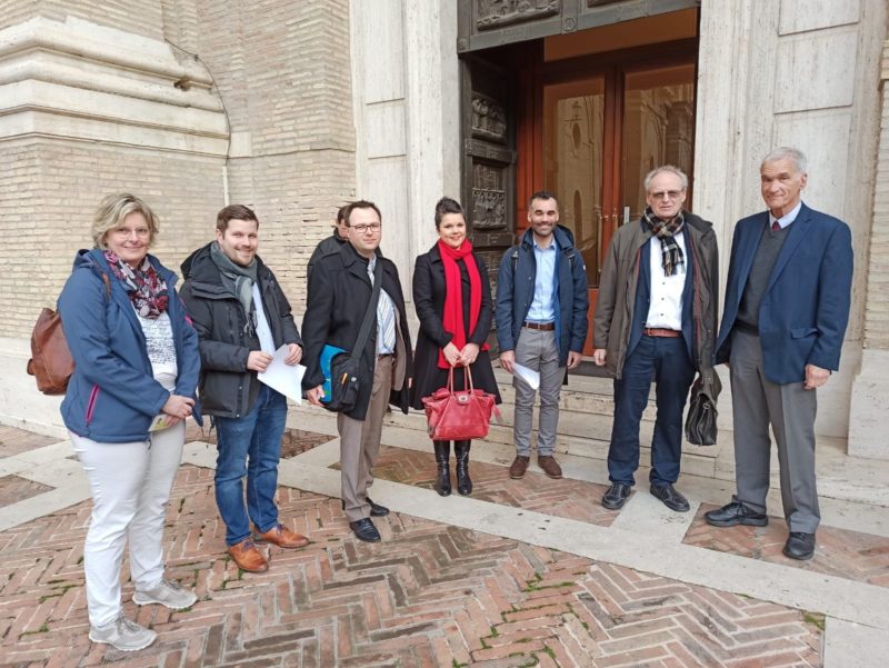 Kertzer-with-Hubert-Wolf-and-his-German-group-opening-morning-AAV