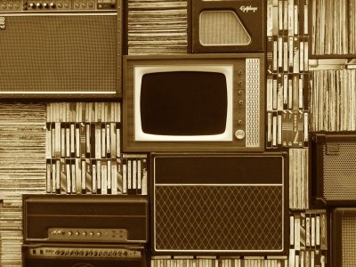 old-tv-1149416_1920-def