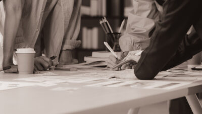 Asian businessmen and businesswomen meeting brainstorming ideas